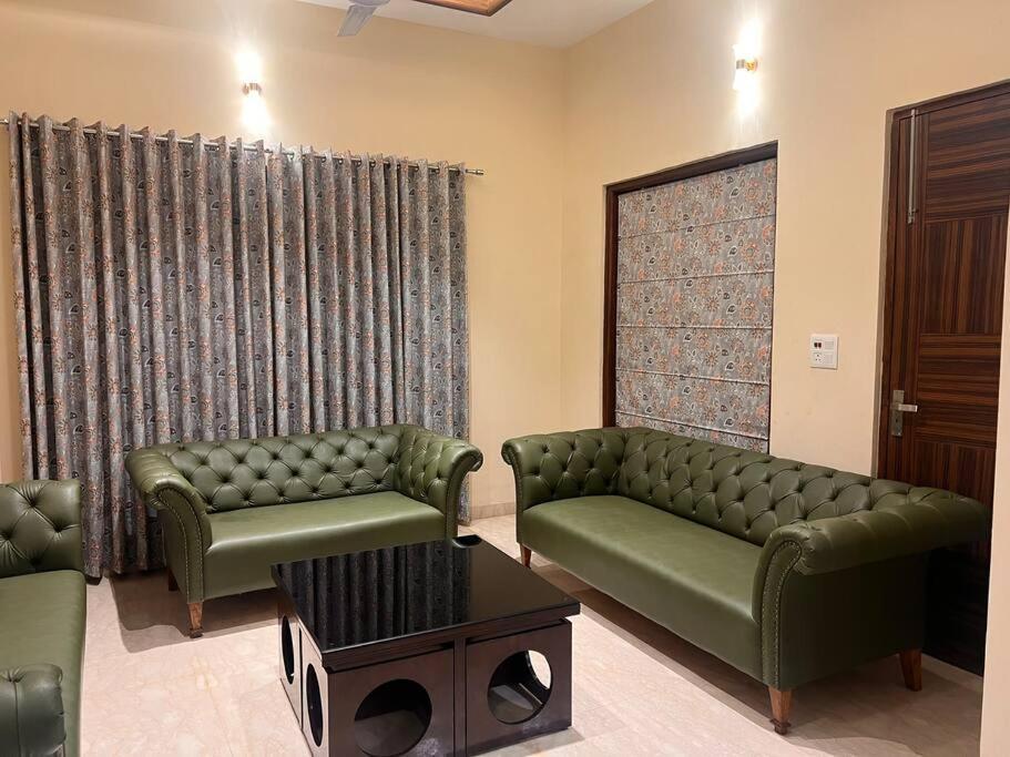 5Bhk Home Away From Home At Ranjit Avenue Amritsar Exteriör bild