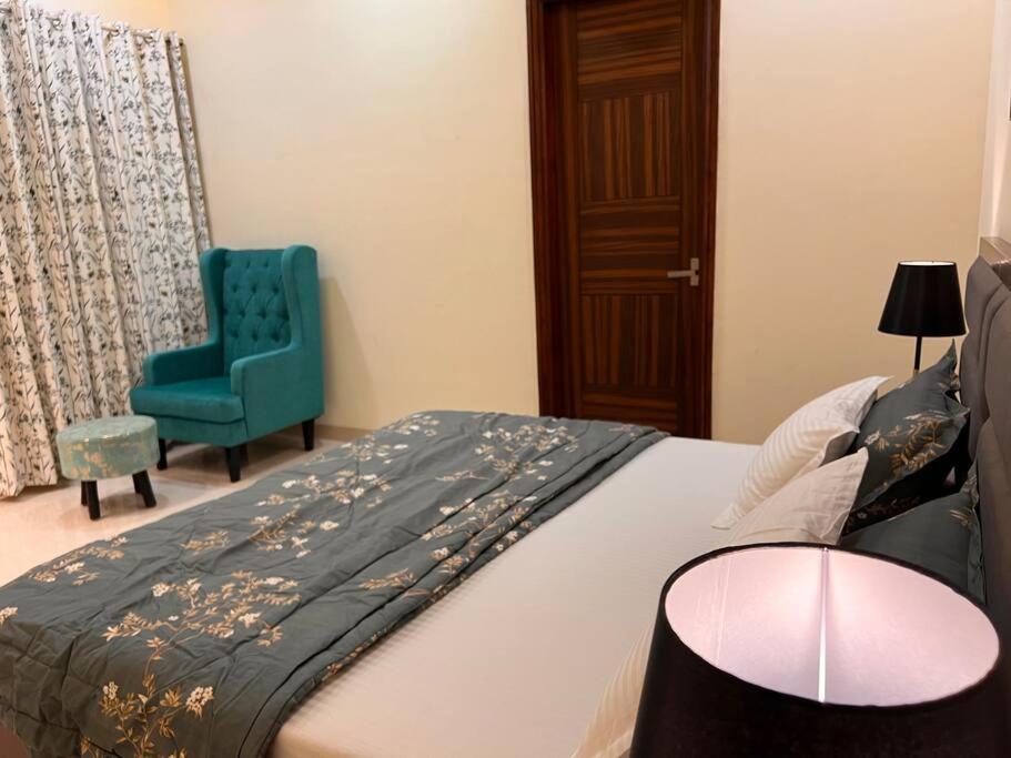 5Bhk Home Away From Home At Ranjit Avenue Amritsar Exteriör bild