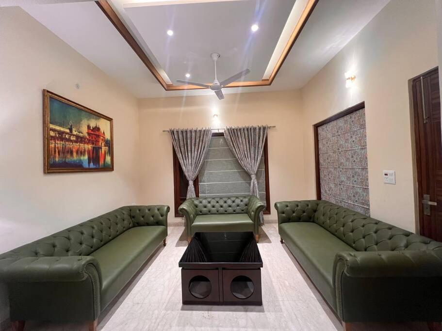 5Bhk Home Away From Home At Ranjit Avenue Amritsar Exteriör bild
