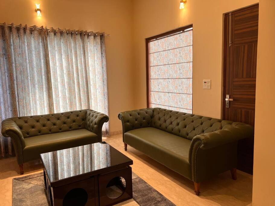 5Bhk Home Away From Home At Ranjit Avenue Amritsar Exteriör bild