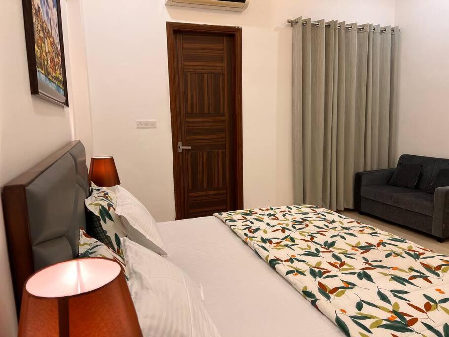 5Bhk Home Away From Home At Ranjit Avenue Amritsar Exteriör bild