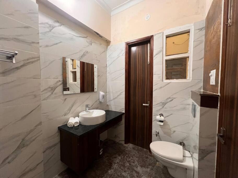 5Bhk Home Away From Home At Ranjit Avenue Amritsar Exteriör bild