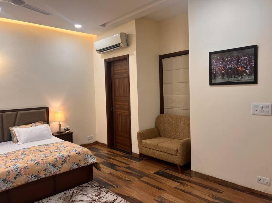 5Bhk Home Away From Home At Ranjit Avenue Amritsar Exteriör bild