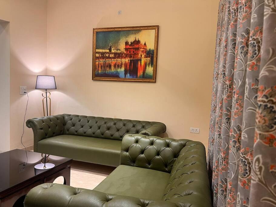 5Bhk Home Away From Home At Ranjit Avenue Amritsar Exteriör bild