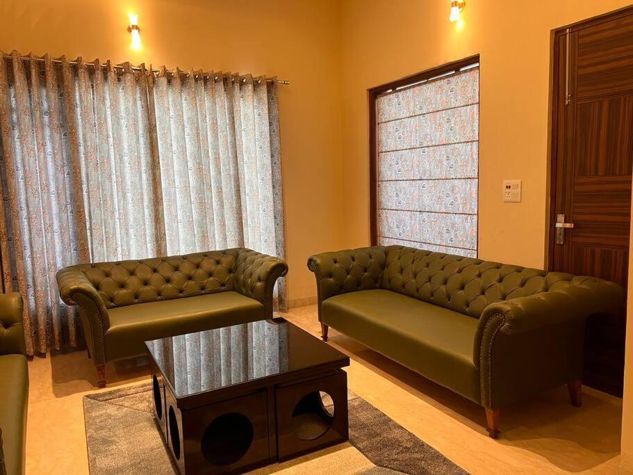 5Bhk Home Away From Home At Ranjit Avenue Amritsar Exteriör bild