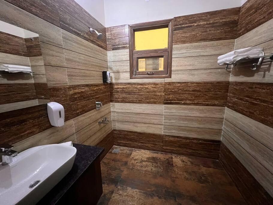 5Bhk Home Away From Home At Ranjit Avenue Amritsar Exteriör bild