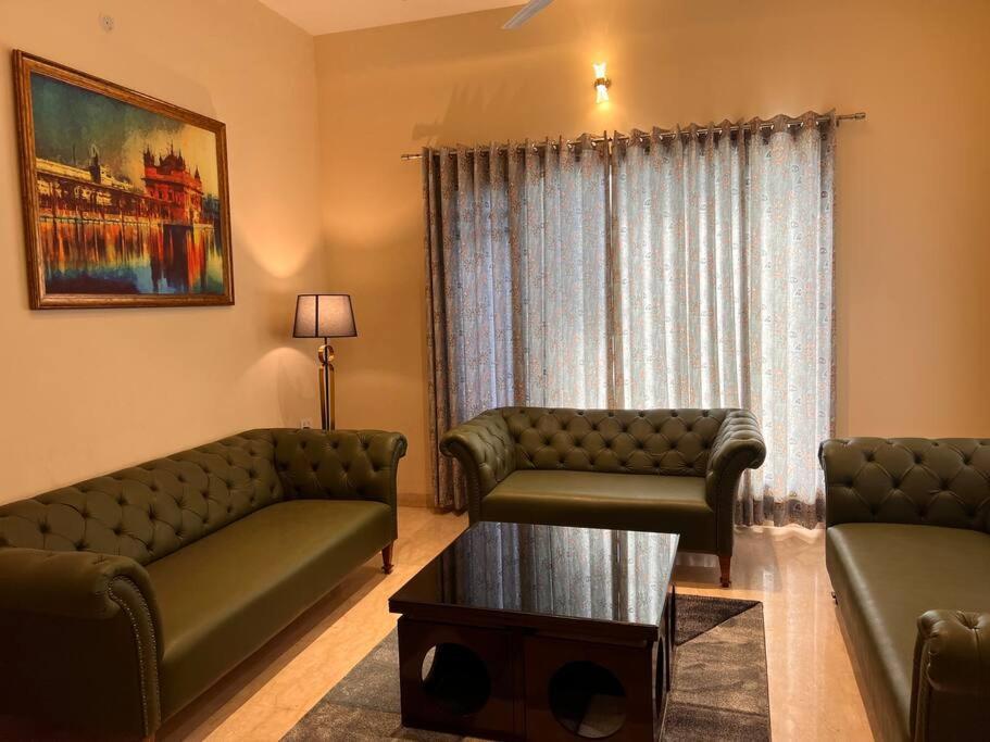 5Bhk Home Away From Home At Ranjit Avenue Amritsar Exteriör bild
