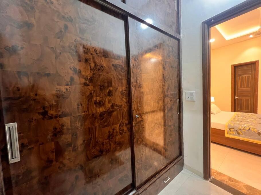 5Bhk Home Away From Home At Ranjit Avenue Amritsar Exteriör bild