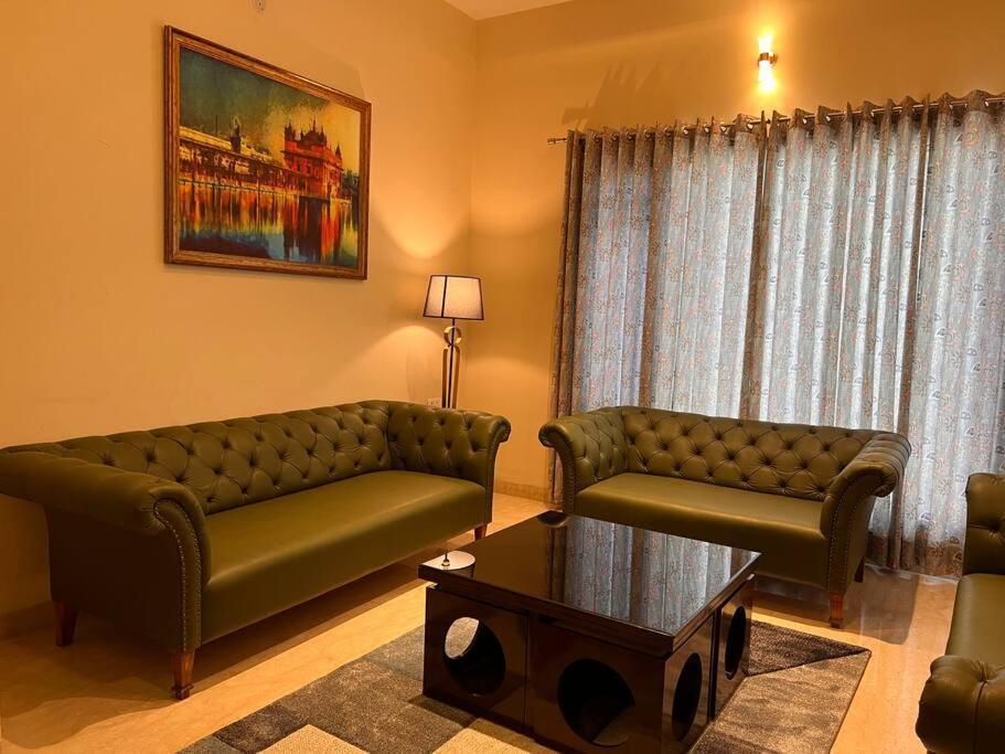 5Bhk Home Away From Home At Ranjit Avenue Amritsar Exteriör bild